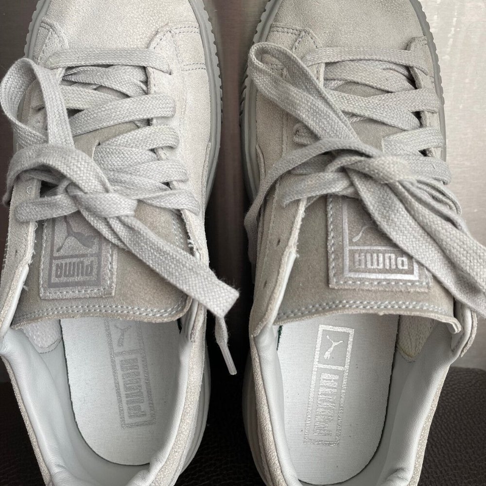 Classic Puma grey suede men’s sneaker size 8